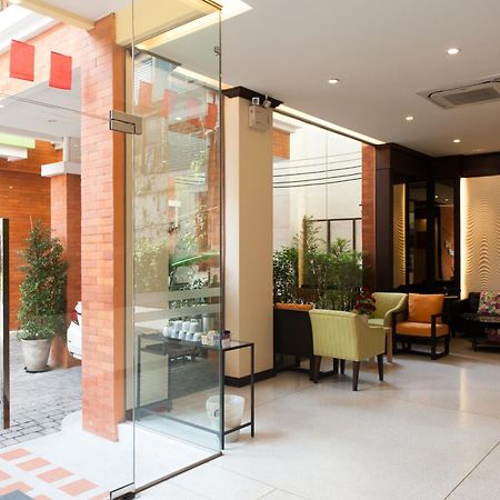 Tara Place Hotel Бангкок Экстерьер фото