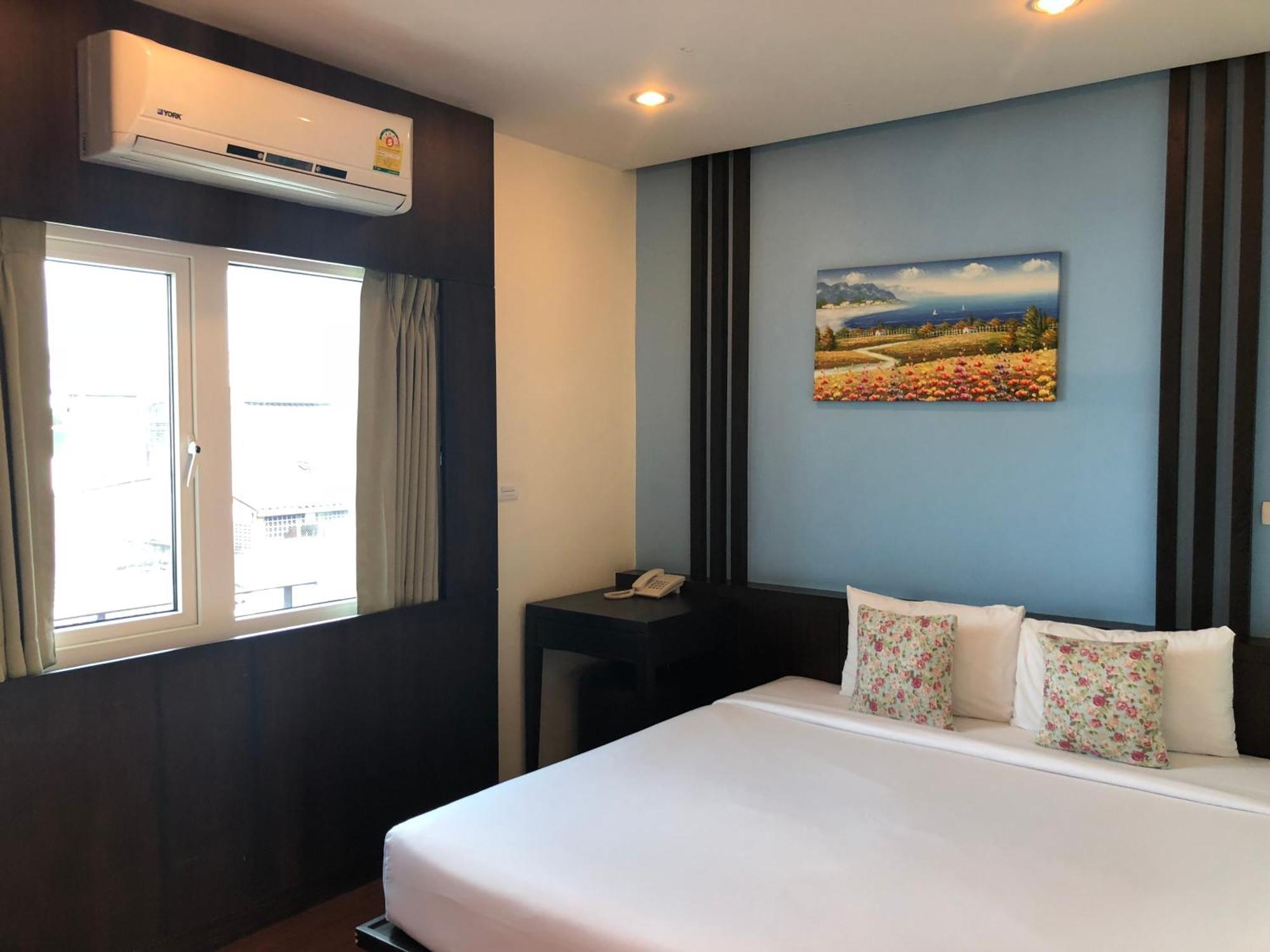 Tara Place Hotel Бангкок Экстерьер фото
