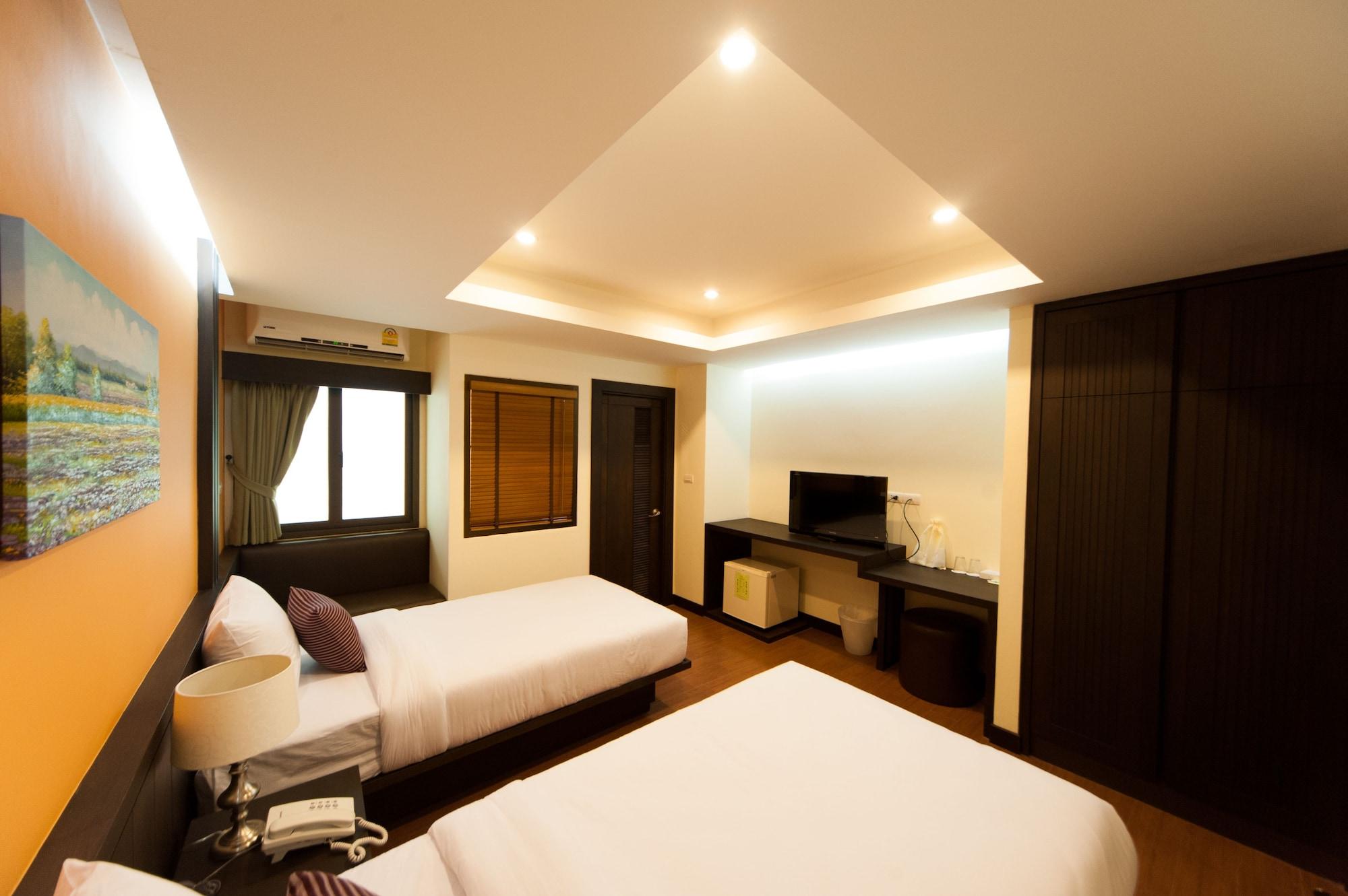 Tara Place Hotel Бангкок Экстерьер фото