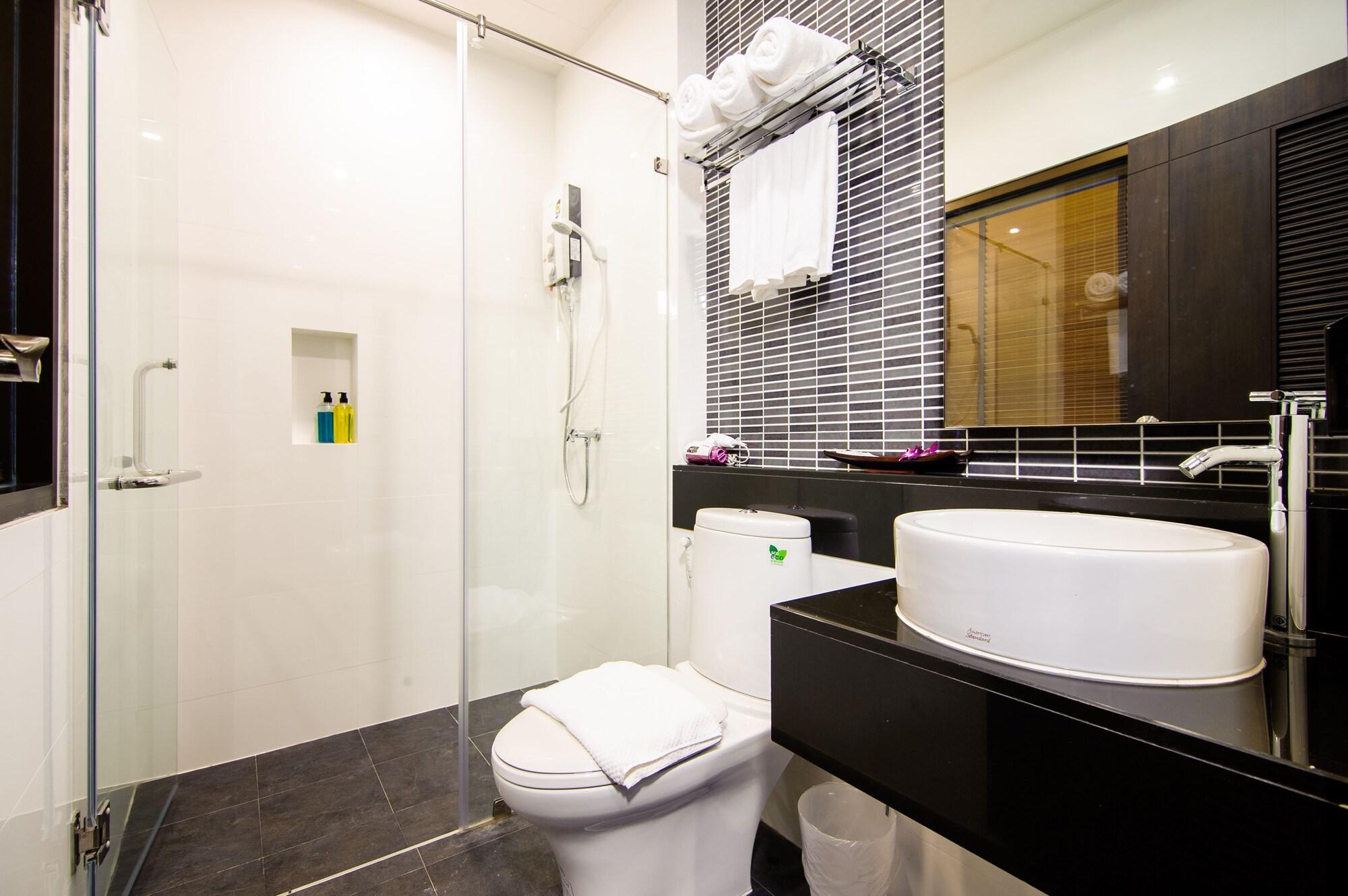 Tara Place Hotel Бангкок Экстерьер фото