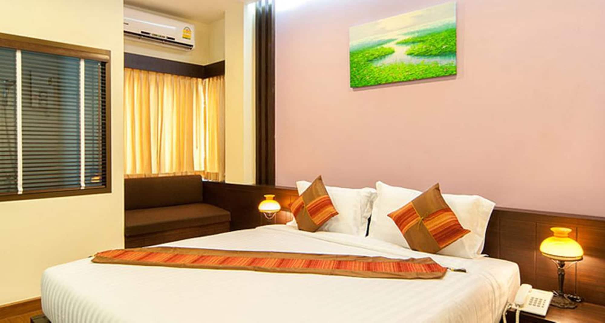 Tara Place Hotel Бангкок Экстерьер фото