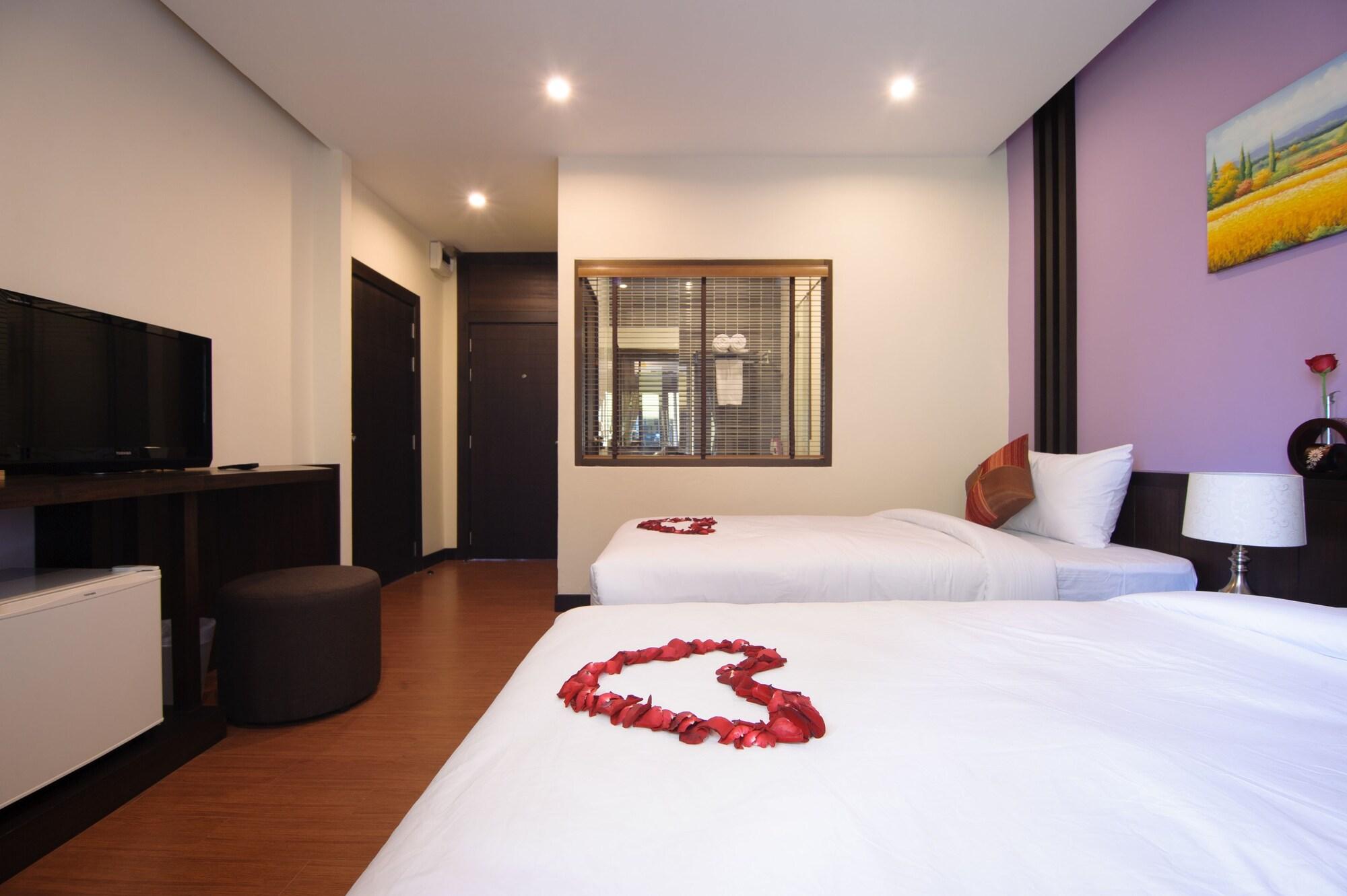 Tara Place Hotel Бангкок Экстерьер фото
