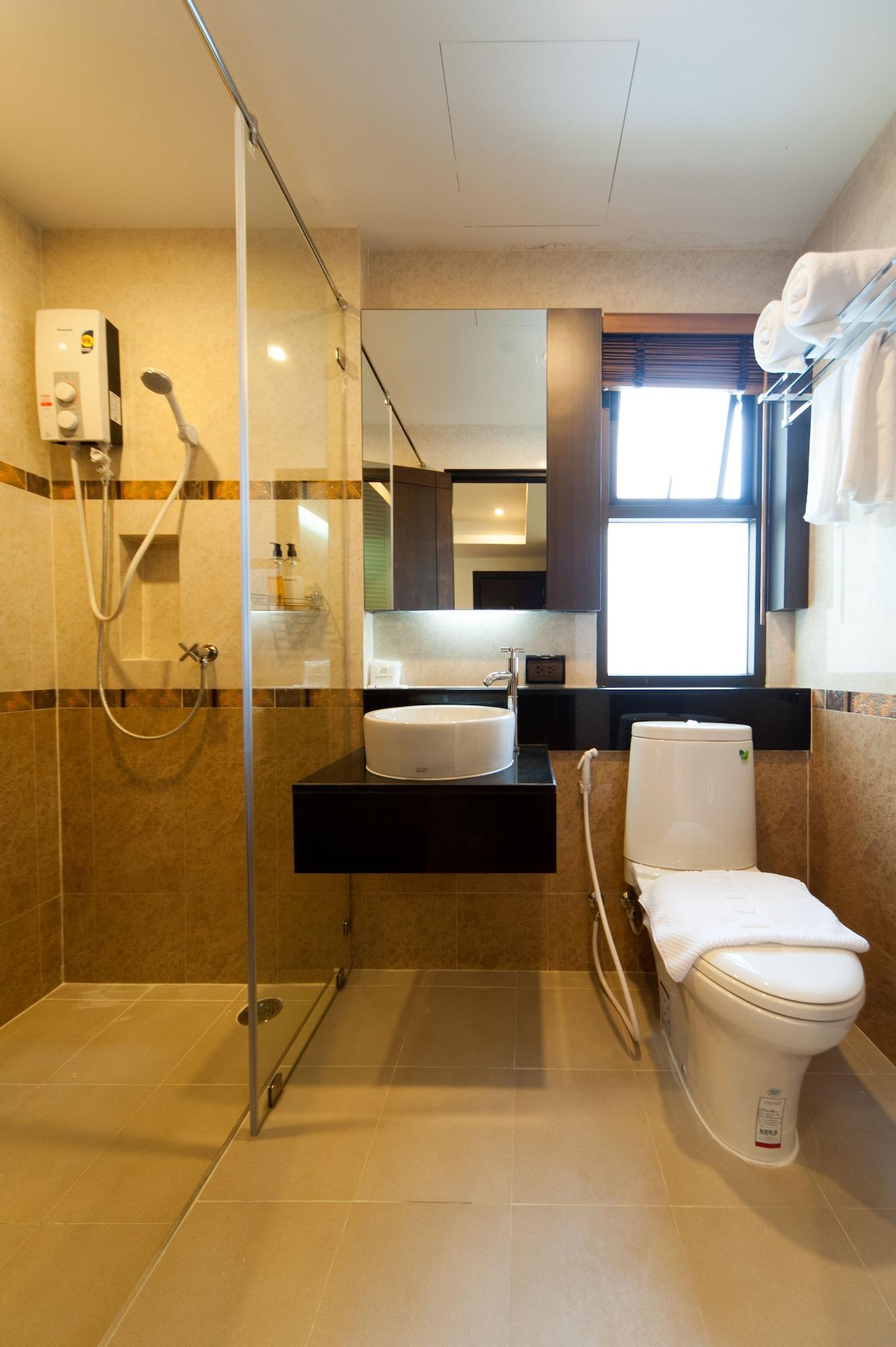 Tara Place Hotel Бангкок Экстерьер фото