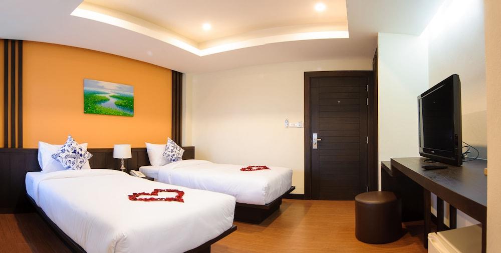 Tara Place Hotel Бангкок Экстерьер фото