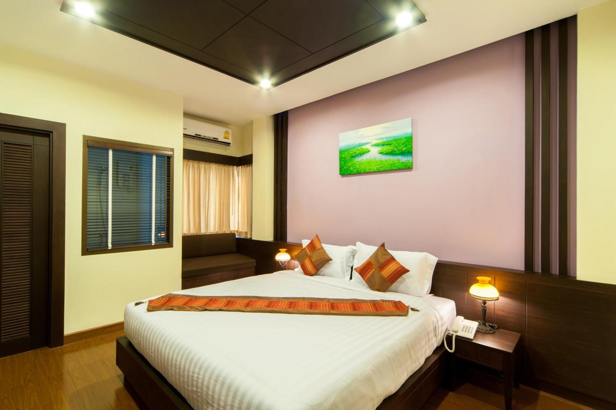 Tara Place Hotel Бангкок Экстерьер фото