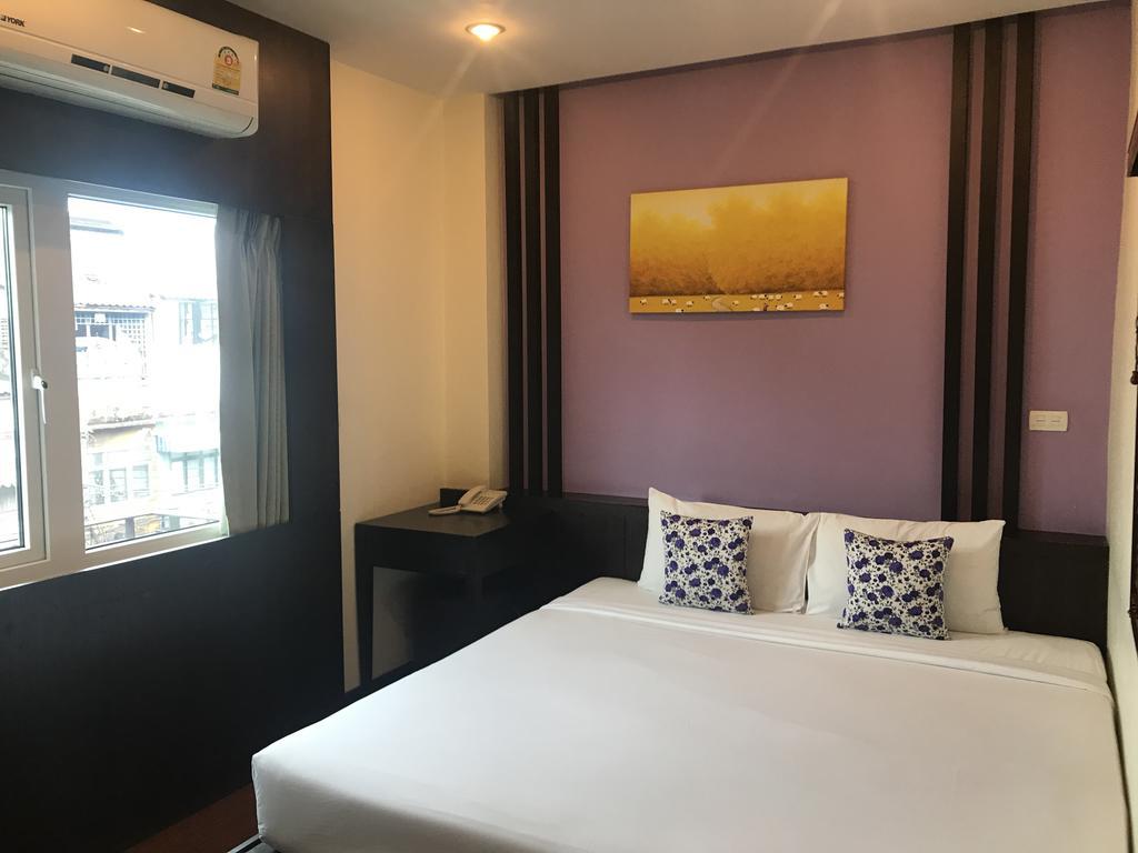 Tara Place Hotel Бангкок Экстерьер фото