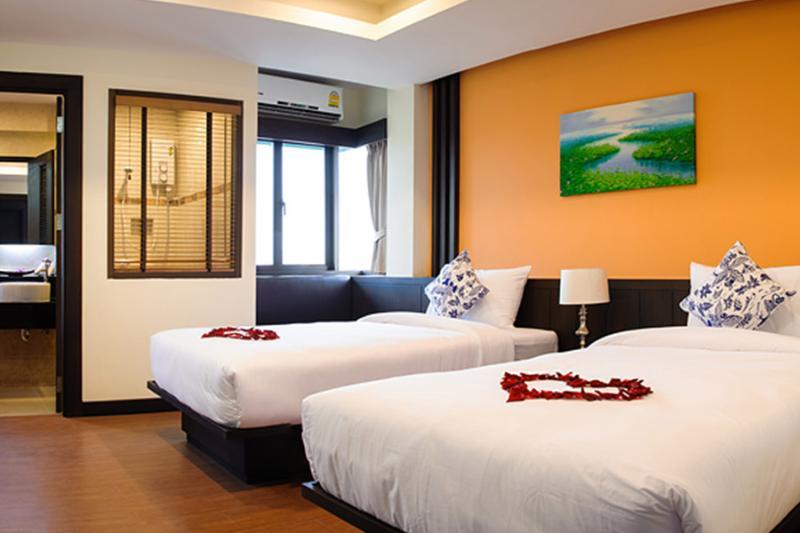 Tara Place Hotel Бангкок Экстерьер фото